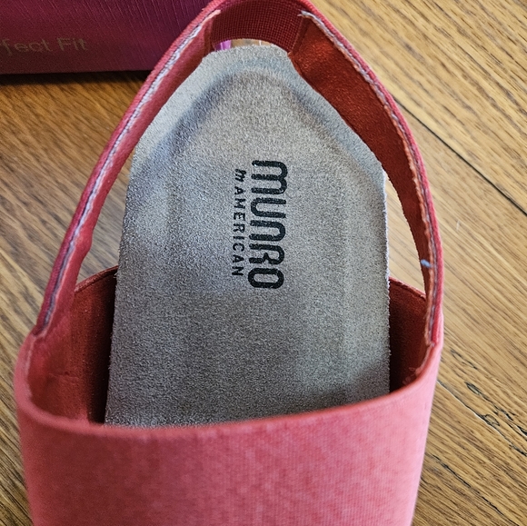 Murano "Pisces" Coral 7.5WW Women's Sandals - Picture 5 of 6